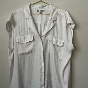 Banana Republic Sleeveless Button-Up Blouse